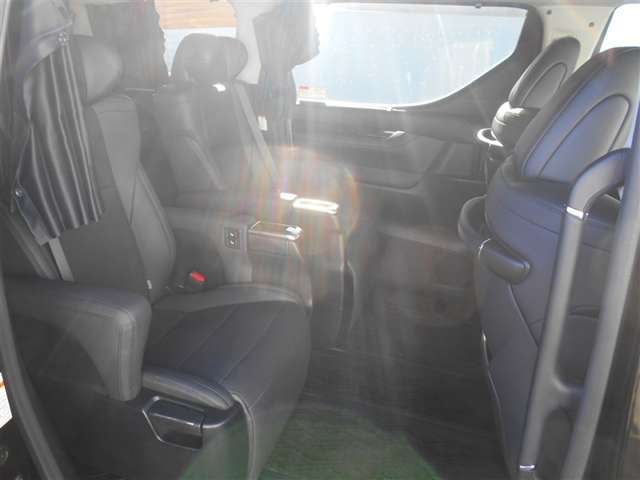 シートは高級感の有る合革シートです！！