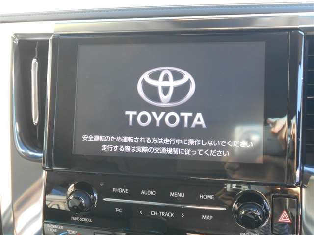 ☆純正メモリーナビ付きです☆　お出かけの際には嬉しい装備ですね♪♪