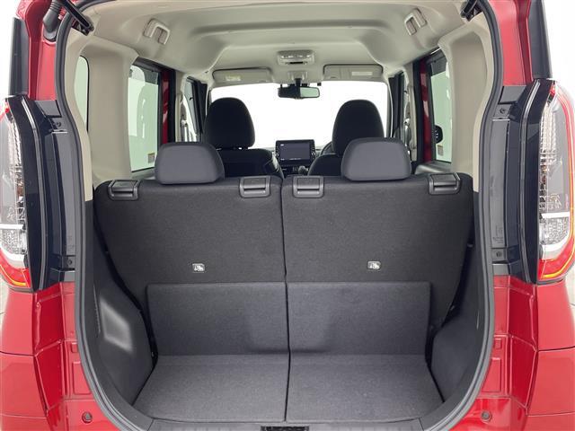 【トランク】積み込みやすくて、たっぷり積める荷室です。シートアレンジできるものは、乗車人数と荷物の量や大きさによってシートを動かすことができるので、より快適なドライブが可能です！