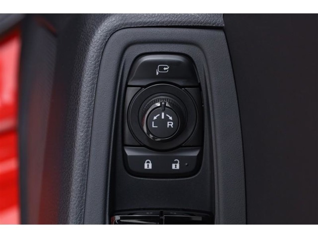 掲載車両は全て1年間・走行距離無制限の中古車保証付き！別途料金にて保証期間を最長3年（基本1年＋延長2年）まで延長可能です！！　保証修理は全国のトヨタ販売店にて対応可能です♪