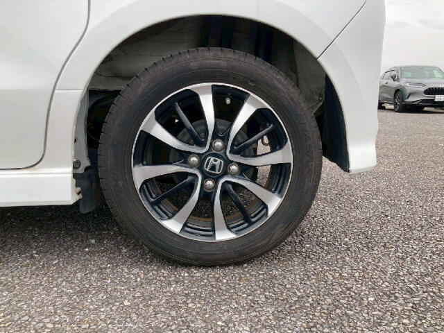 【当店の安心宣言】　★全車事故歴無し【日本査定協会基準】　★全車6万キロ以内の良質車【メーター管理システム基準】　★全車保証付き【国の認定工場（自社工場）で整備】快適なカーライフをお過ごし下さい♪