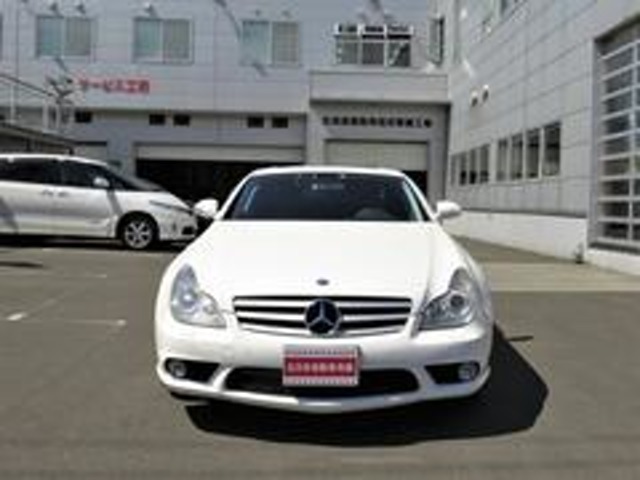 こちら白熱電球に比べ長寿命・高効率なバイキセノンライトとなっております♪