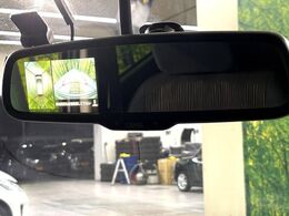【アラウンドビューモニター】専用のカメラにより、上から見下ろしたような視点で360度クルマの周囲を確認することができます☆死角部分も確認しやすく、狭い場所での切り返しや駐車もスムーズに行えます。