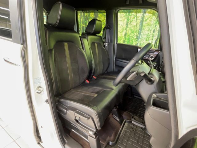 運転席シート廻りは使用感も少なく、良好な状態となっています。丁寧に使われていたことがよくわかりますね。