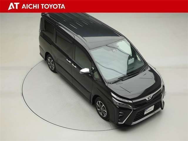 両側パワースライドドア付きだから、狭い駐車スペースなどでの乗り降りラクラク♪小さなお子さまのいるご家庭には嬉しい装備です。