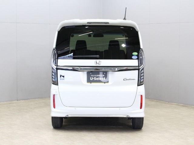 【コーティング】好評のコーティング施工で愛車のボディをケアしませんか？紫外線や酸性雨等の劣化によって塗装面の光沢の消失や塗装の剥離を防ぎます！