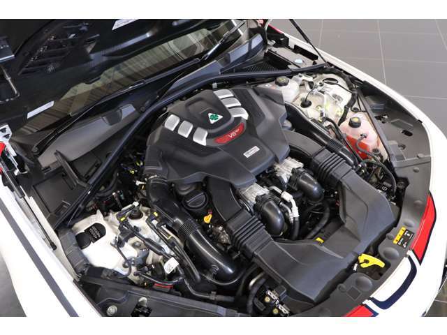 ＜主要諸元＞2.9L V型6気筒DOHC、510ps/61.2kgm、全長×全幅×全高、4,635 mm × 1,865 mm × 1,435 mm、車両重量 1710kg