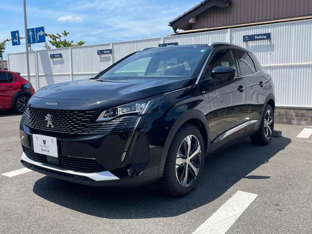 ボディカラーはペルラネラブラックです。