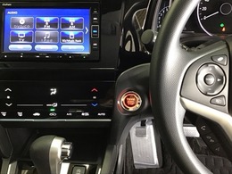 ホンダ純正メモリーナビ搭載なので、遠方へのドライブもお任せ下さい！ステアリング左手側にオーディオ関連のコントロールスイッチを配置しています。操作時は視線を逸らすことなく運転に集中できます
