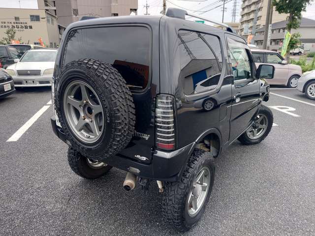 エンジン、ミッションなど金額の大きな箇所も無料修理♪代車もご用意！☆自社保証☆安心3ヶ月間の無料保証付。カーセンサーアフター保証も有り☆1年～2年更新保証もご用意有ります。輸入車は1年保証～有償のみです。