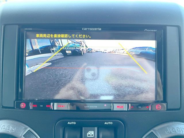 ●ガイドライン付きバックカメラ：不安な駐車もこれで安心！ガイドライン付きなので狭い箇所での駐車もラクラクです！