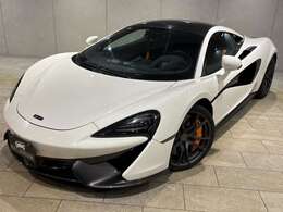 ■セキュリティー・パック：￥657，000-・車両リフト・パーキングセンサー(フロント＆リア)・リアパーキングカメラ