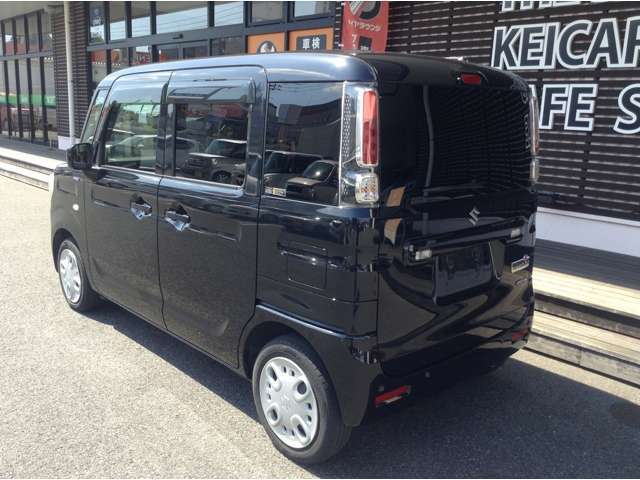 【届出済未使用車の得する価格】大量仕入れにより車両価格が割安な上重量税は払い込み済みで、登録月によっては取得税もかかりません。
