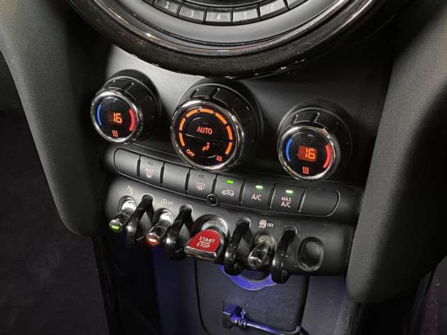 全国納車可能です。納車方法及び費用につきましては、お気軽にコーディネーターまでご相談ください。遠方のご納車の際も我々がしっかりサポートさせて頂きます。お気軽にスタッフまでご相談下さい。