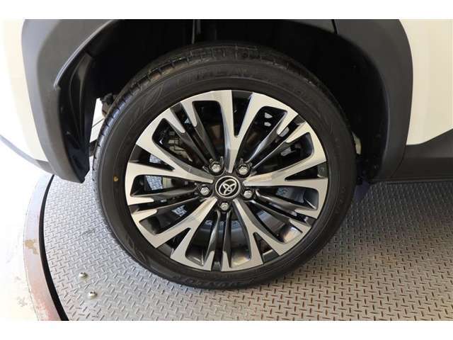 純正アルミホイール【タイヤサイズ215/50R18】