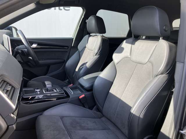高級家具のような質の高いレザーを採用するのはAudiのクルマづくりの哲学のひとつです。体の大きなドイツ人が座っても頑丈な耐久性があります。シートヒーター付きですので冬でも大変心地良く運転をして頂けます。