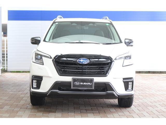 こちらのお車は現在、木更津店に展示しております。JR内房線・巖根駅(イワネ)が最寄です。駅までの送迎も承りますので、ご希望の際は事前にご連絡ください。