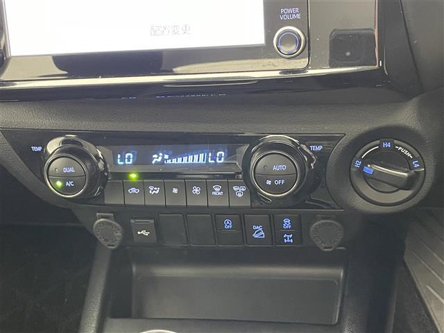 【トランスファースイッチ/トランスファーレバー（4WD）】通常は2WDで走行し、悪路や雪道など滑りやすい路面でのみ4WDに切り替えることができます！