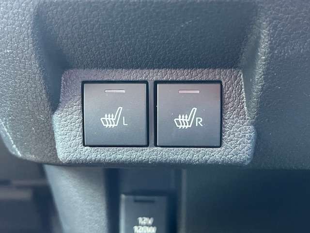 気になる点がございましたら、お気軽にお電話下さい。内外装の状態など、実物を見ながらの詳細確認説明を正確に申し上げます。また希望のお写真をメールやFAXでお送りさせていただきます。