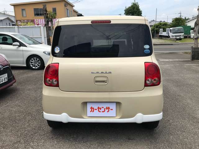 年式相応ですが、納車時にはできる限りキレイに納車させていただきます。どうしても気になるところ等ありましたら、低価格にてお直しいたしますので、何なりとお申し付けください。