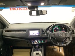 フロントガラスが大きく、ワイドな視界で運転もしやすくなるように設定されています。