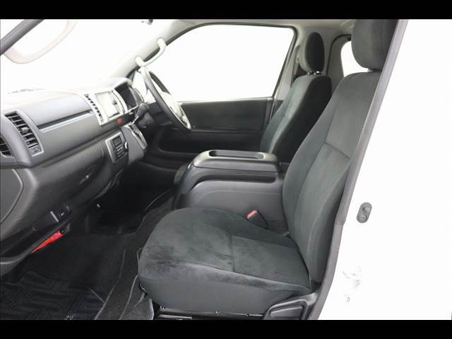 現在、展示してないお車も全国の提携オークションから仕入れ可能です！ルーミー、ラパン、フリード、BRZ、ロードスター、シャトル、フィット、アルファード、セレナ、タント、ジムニー、ノート、ヴォクシー