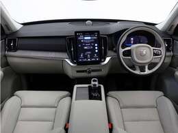 Google搭載/ETC2.0/360度カメラのフルセット搭載。9インチ・タッチスクリーン式センターディスプレイと、モード選択式の12.3インチデジタル液晶ドライバー・ディスプレイを装備。