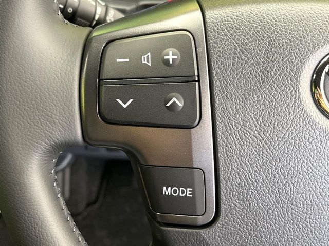 【ステアリングスイッチ】運転中、前方から目線をそらすことなく、オーディオ等の操作が可能な便利機能！安心＆快適なドライブを演出してくれます♪