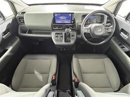 【インパネ全体】全方位で視界が広く、高い目線で運転もしやすいです！