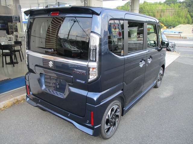 【陸運局認定指定車検工場完備】国家資格検査員1名・国家資格整備士3名で、お客様の大切な愛車を末永く安心サポートさせて頂きます！当店おすすめ安心メンテパック加入で3年間のメンテナンスと車検がお得！
