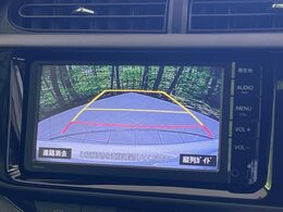 【バックカメラ】駐車時に後方がリアルタイム映像で確認できます。大型商業施設や立体駐車場での駐車時や、夜間のバック時に大活躍！運転スキルに関わらず、今や必須となった装備のひとつです！