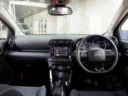 シンプルにまとめられ、操作しやすいパネル配置です。