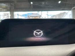 純正8.8インチナビ装備！！フルセグTVやBluetoothなどの様々なメディアを搭載！！