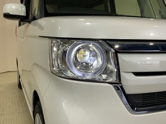 LEDヘッドライトで夜道も安心！