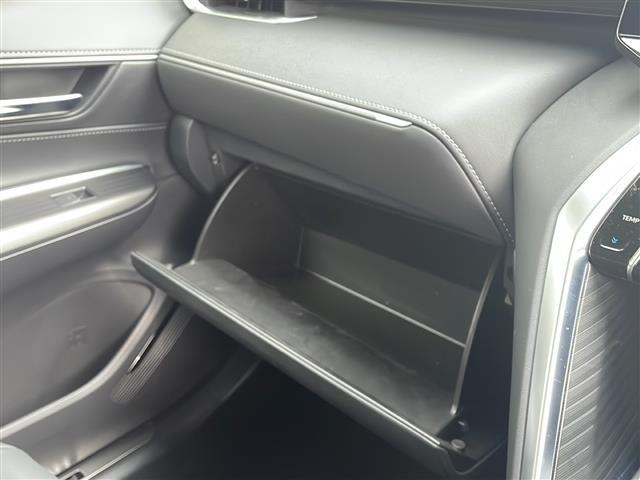 車検証ケースや、日頃使う小物類の収納に便利ですね！