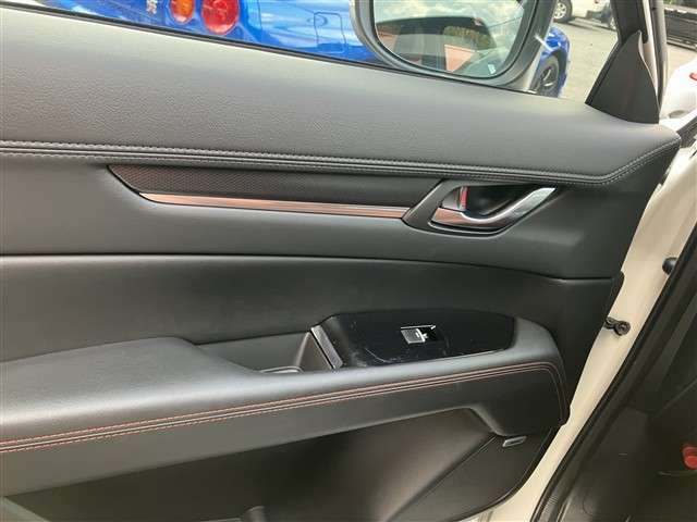 中国陸運支局指定工場を広島市内4ヶ所に完備。車検・クイック点検・重整備・鈑金塗装など承ります。