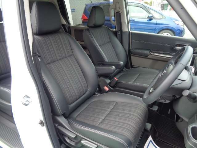 ブラック内装・コンビシート