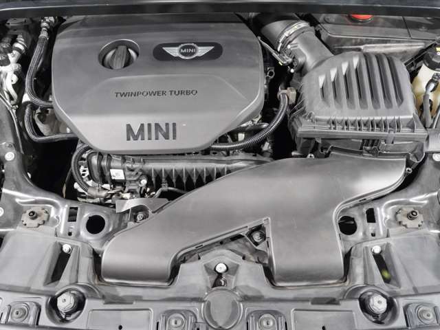 ■総在庫数は約250台！■屋内展示場で天候を気にせず安心してご覧いただけます。■経験を活かして自信を持ってオススメできる確かな良質車のみを厳選ラインナップ致しております！■是非お立ち寄りください♪