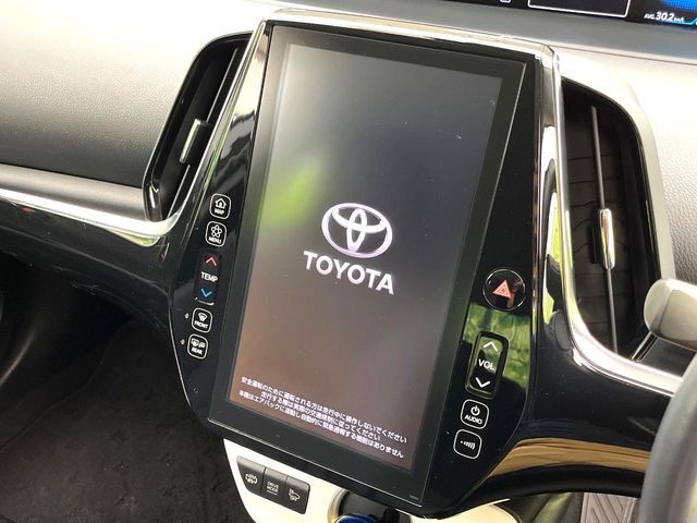 【純正大画面ナビ】人気の大型11.6インチナビを装備。存在感のある大画面はインパクト大！ナビ利用時のマップ表示は見やすく、テレビやDVDは臨場感がアップ！いつものドライブがグッと楽しくなります♪