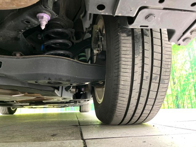 お車を安心してお乗りいただく為には、足回りの定期点検が欠かせません。サービスサポート（有償保証）では無料点検もご提供しており、安心のカーライフをお過ごしいただけるサポート体制が整っています。