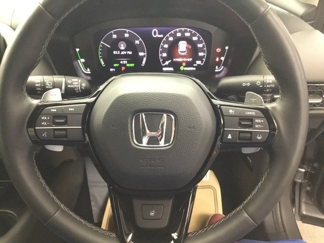 【Honda　SENSING】いつもの道で、高速道路などで、安心・快適な運転を支援します。先進の安全運転機能システム搭載。