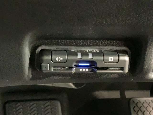 いまや快適なカーライフに欠かせないETCが付いています。