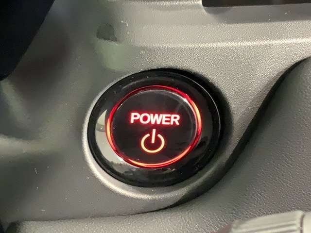 ワンプッシュでエンジンのスタート、ストップが出来て便利です。