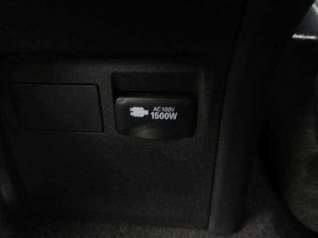 非常時やキャンプなどに役立つAC100Vコンセント付きです。