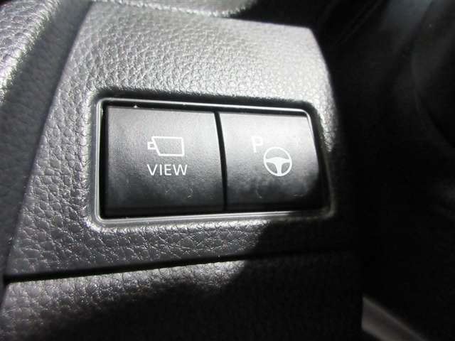 VIEWカメラカメラで映した周囲の映像をナビゲーション画面に表示し、ドライバーの死角を減らす機能です。