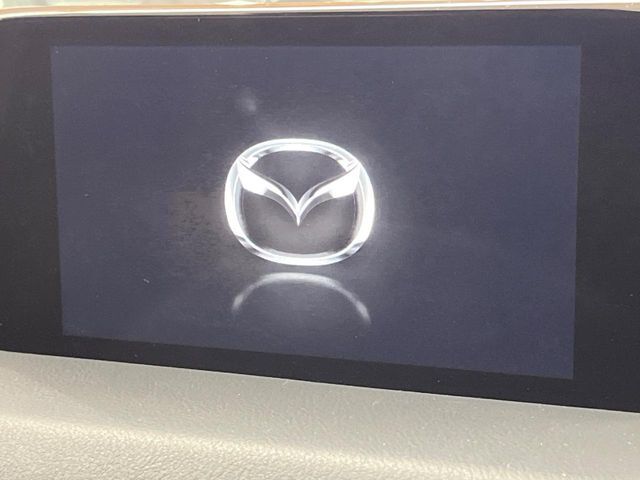【純正ナビ】人気の純正ナビを装備。オーディオ機能も充実しており、Bluetooth接続すればお持ちのスマホやMP3プレイヤーの音楽を再生可能！毎日の運転がさらに楽しくなります！！