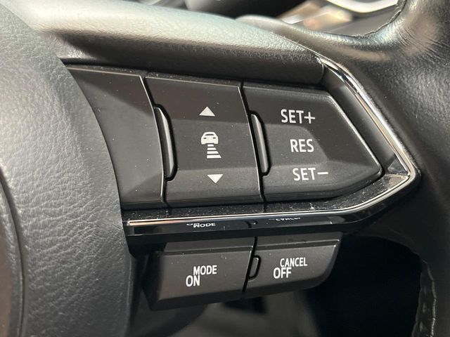 【マツダ・レーダークルーズコントロール】高速道路での長距離走行が楽に！自動で速度を保つクルーズコントロールが、衝突軽減システムと連携し、前方の車両を感知して車間を保つように速度調節してくれます！！