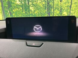 【メーカー純正ナビ】インテリアに溶け込むスタイリッシュな「専用設計」メーカーナビを装備♪視認性や操作性など基本性能にも優れ、より上質なカーライフをお楽しみいただけます。