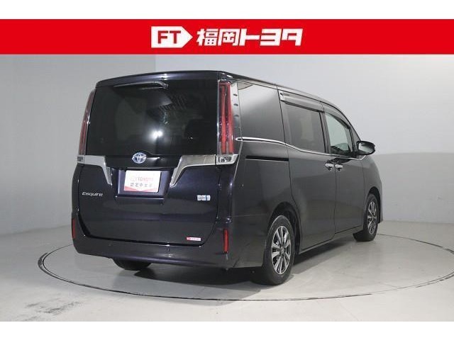 トヨタ認定中古車、評価4。キズ、へこみが少なく全体的に良好です。