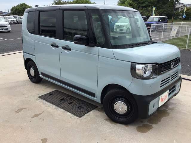 【届出済未使用車の得する価格】大量仕入れにより車両価格が割安な上重量税は払い込み済みで、登録月によっては取得税もかかりません。